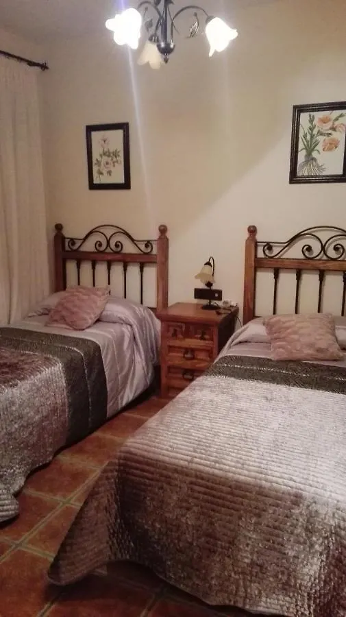 Cortijo Rural Los Gonzalez 林孔-德拉维多利亚 山林小屋